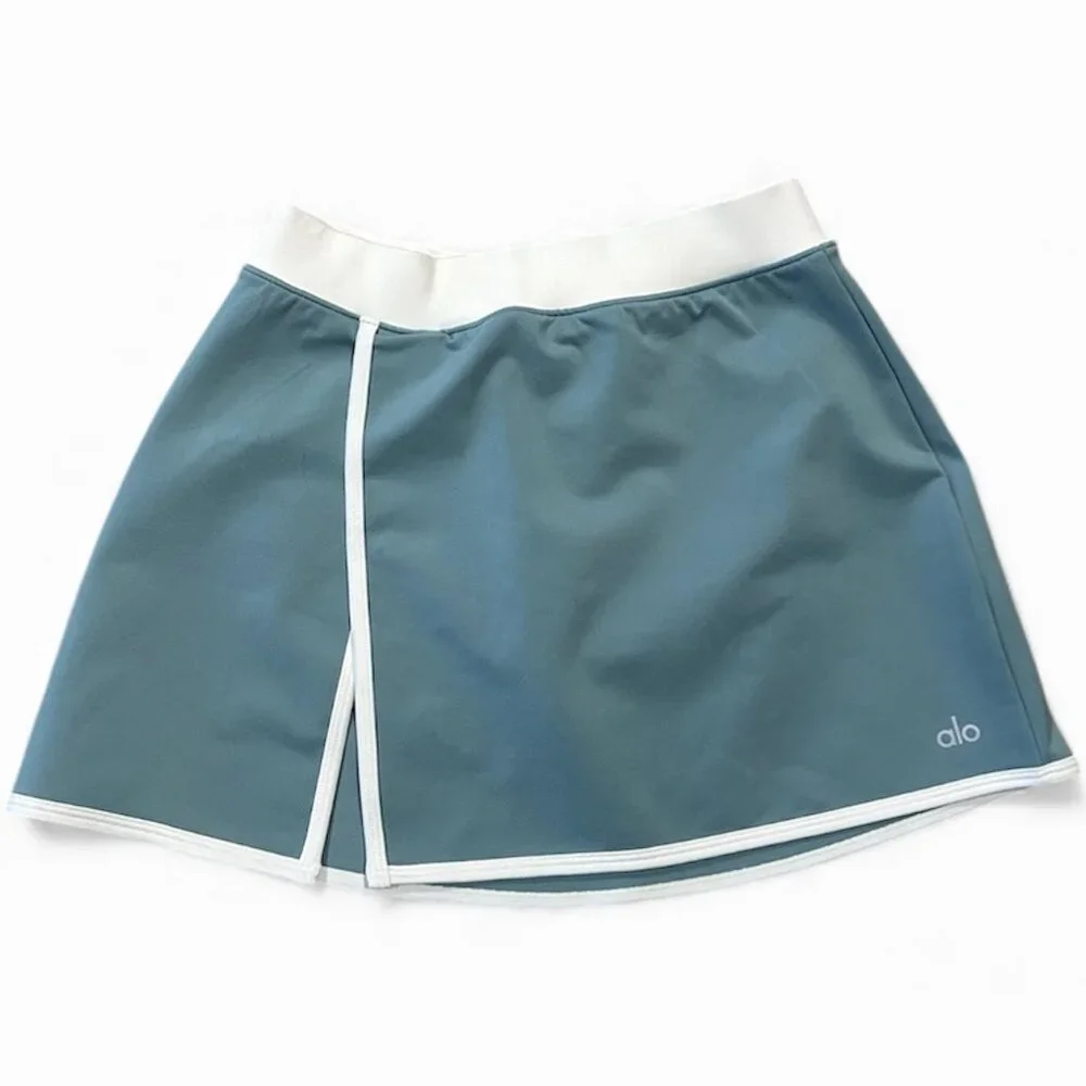 Alo Airbrush Streamlined Skirt in Botanical Green / Ivory XS